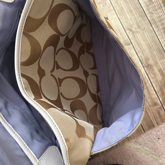 Coach signature Kyra Messenger Bag Crossbody EUC Style #16557 - Picture 5 of 12